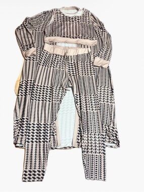 Cozy Geometric Print  3-Piece Set . Includes   top, leggings and duster.
